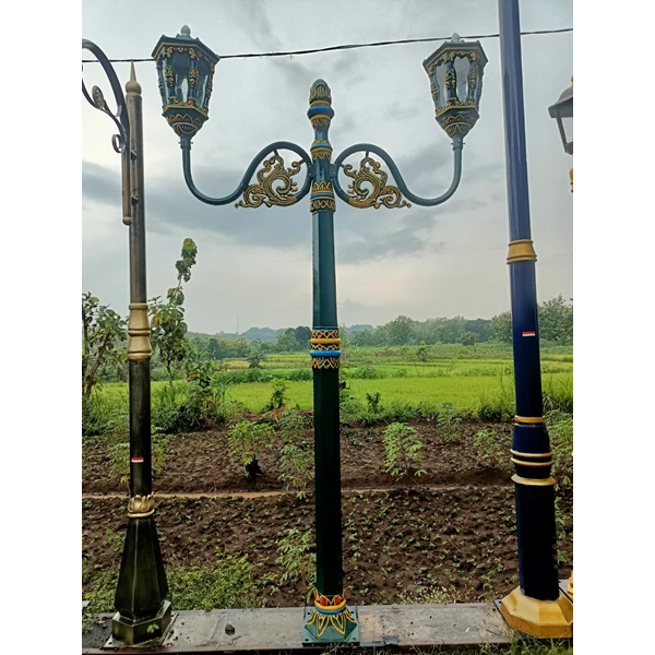 Maker of Gorontalo Classical Garden Light Poles