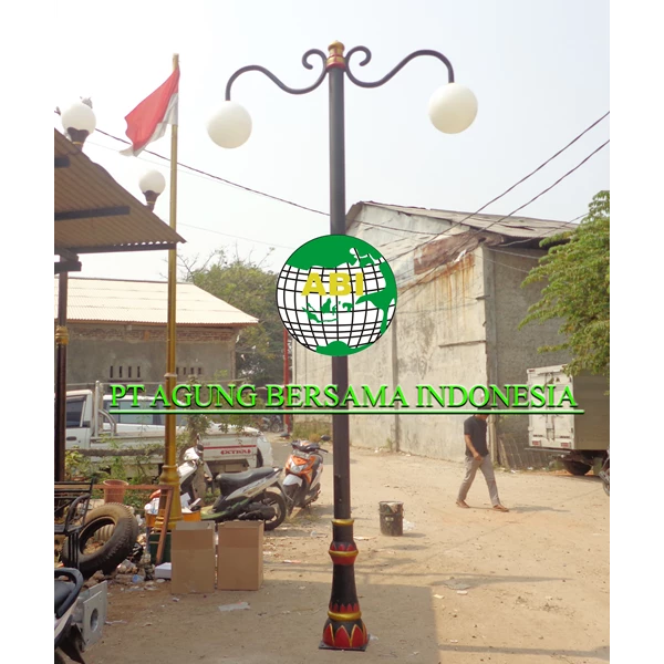  Antique Street Light Poles
