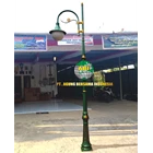Outdoor Antique Light Pole 1