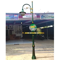 Outdoor Antique Light Pole