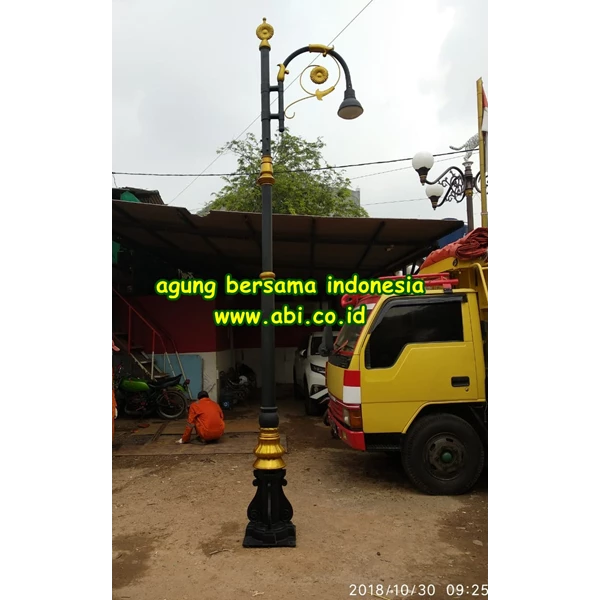 TIANG LAMPU DEKORATIF PRODUK INDONESIA NKRI