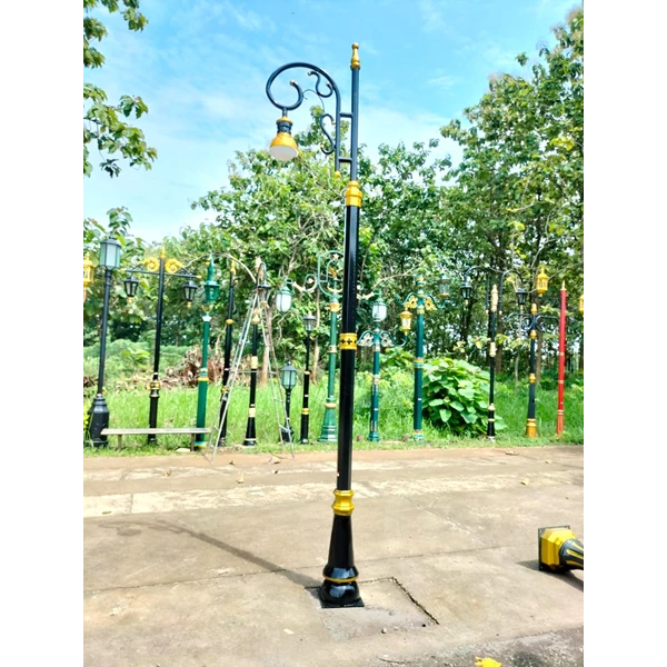 Bali City Park Light Pole G20