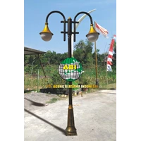 Front Yard Garden Light Pole