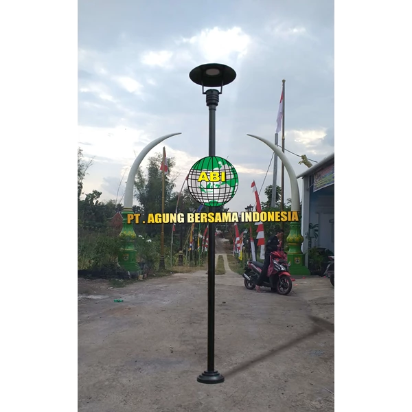 Supplier of Cheap Classic Pole Garden Lights