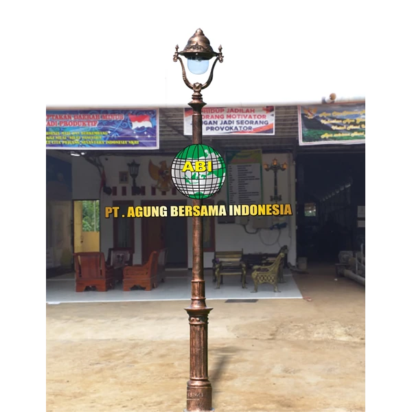 Antique Garden Light Pole Telaga Bestari