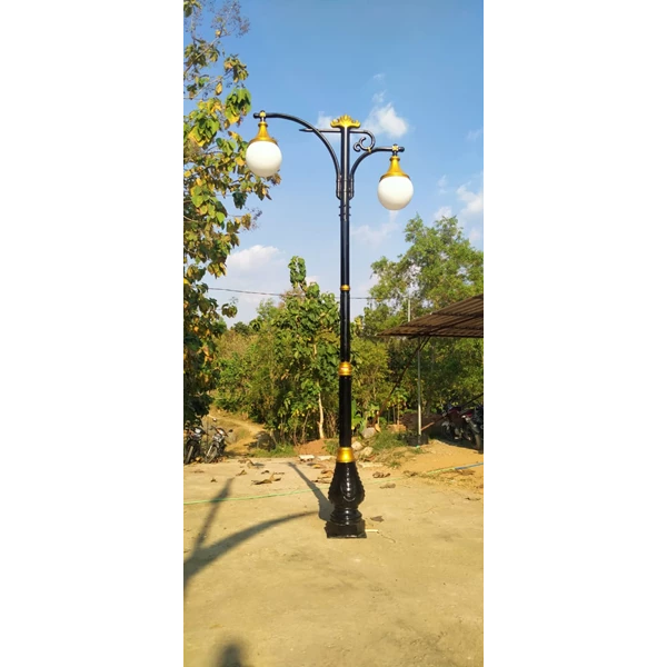 Residential Street Light Pole 1