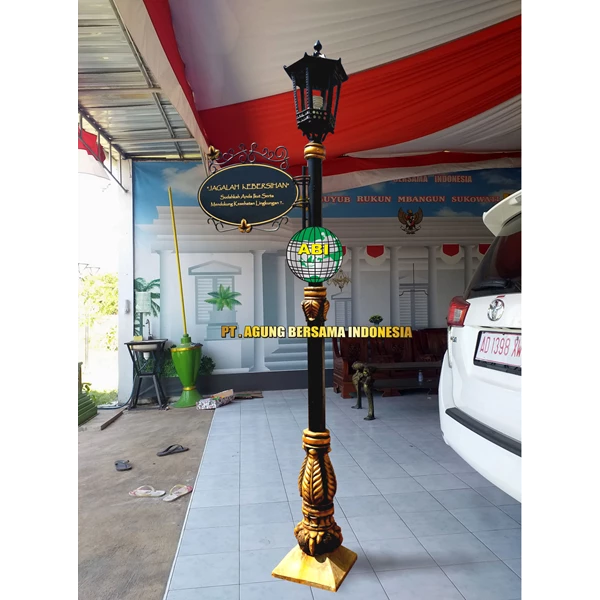 garden street lamp pole malioboro