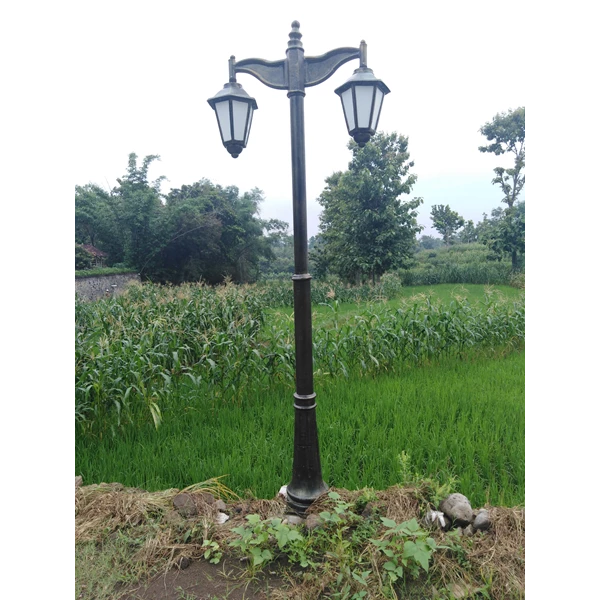 Unique Antique Garden Street Light Pole