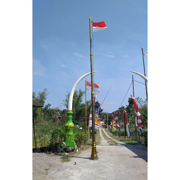 Indonesian Red and White Heritage Bedera Pole